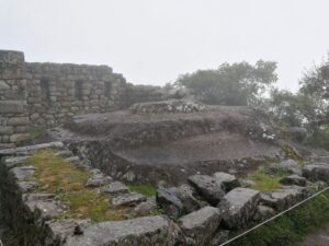 Ruin on the trail to Suns Gate