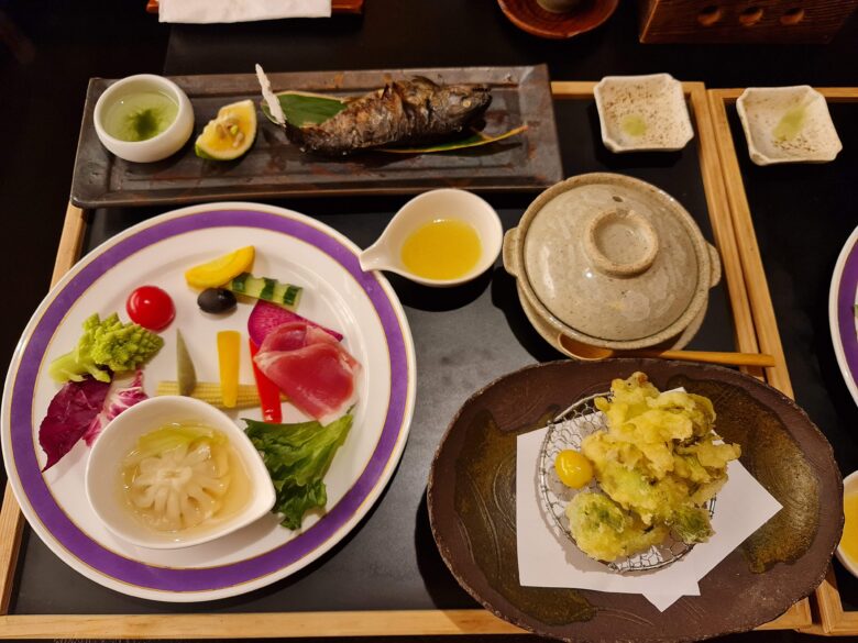 帆山亭の夕食コース写真