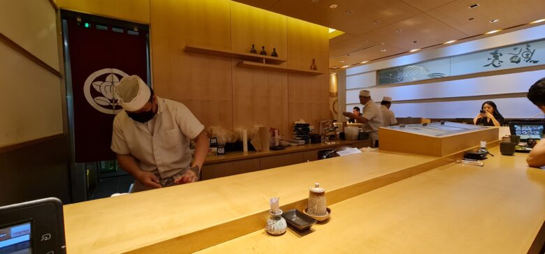 鮨屋の店内の様子