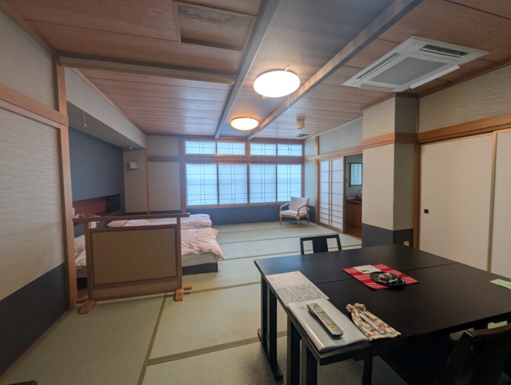 弥彦温泉